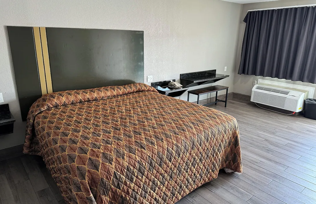 Nola Inn & Suites-1